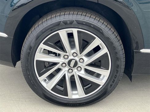 New 2026 Cadillac Vistiq Luxury image 37