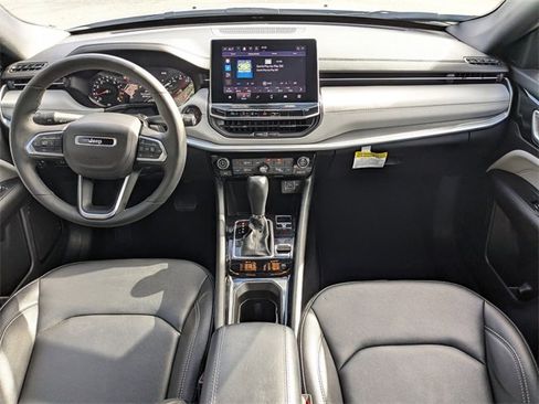 Certified 2025 Jeep Compass Limited image 14