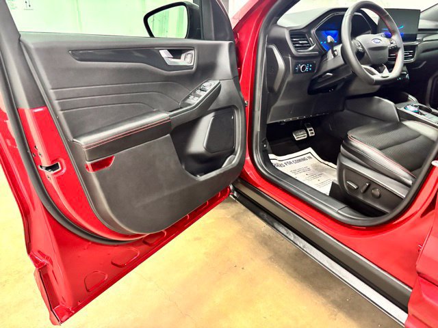Used 2024 Ford Escape ST-Line w/ Tech Pack #1 FWD image 15
