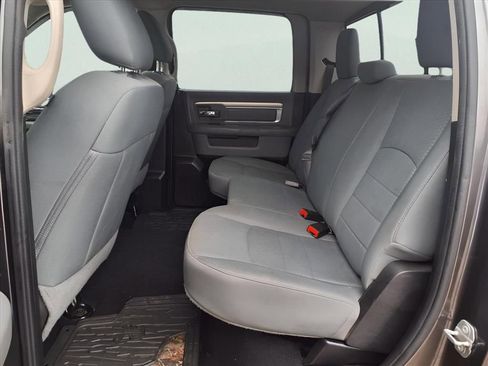 Used 2019 RAM 1500 Classic SLT image 12