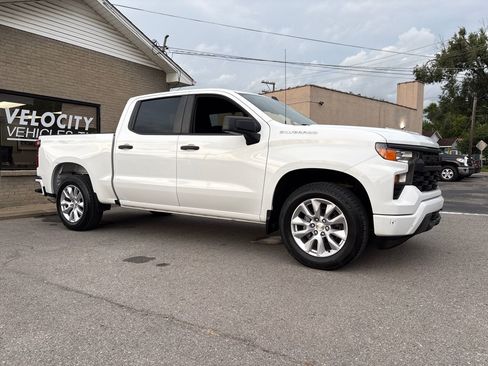 Used 2022 Chevrolet Silverado 1500 Custom RWD image 9