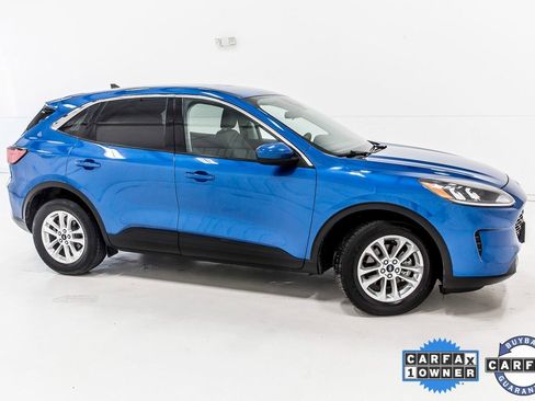 Used 2021 Ford Escape SE image 9