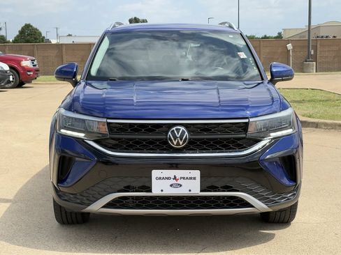 Used 2023 Volkswagen Taos SE FWD image 9