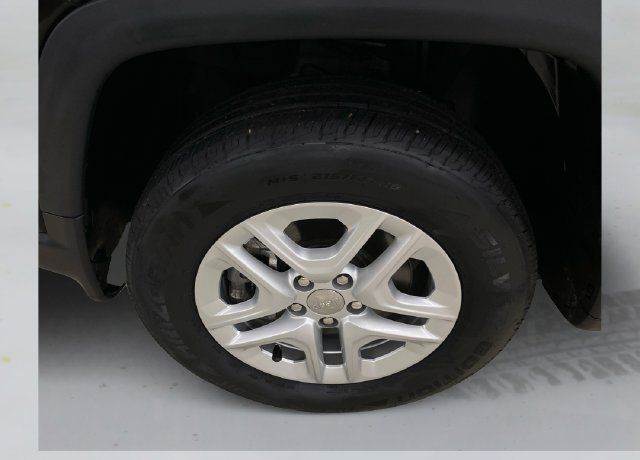 Used 2018 Jeep Compass Sport AWD/4WD image 19