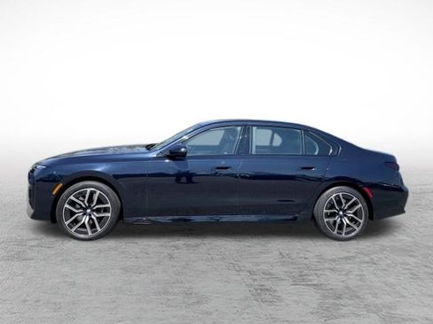 Used 2025 BMW 740i xDrive AWD/4WD image 8