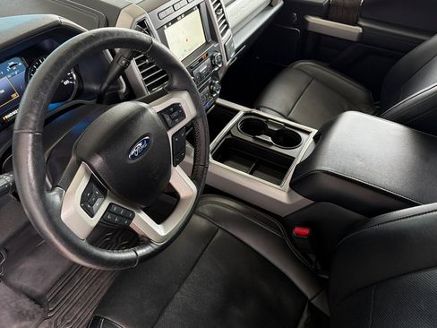 Used 2017 Ford F250 Lariat w/ Lariat Ultimate Package AWD/4WD image 10