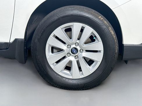 Used 2019 Subaru Outback 2.5i Premium AWD/4WD image 32