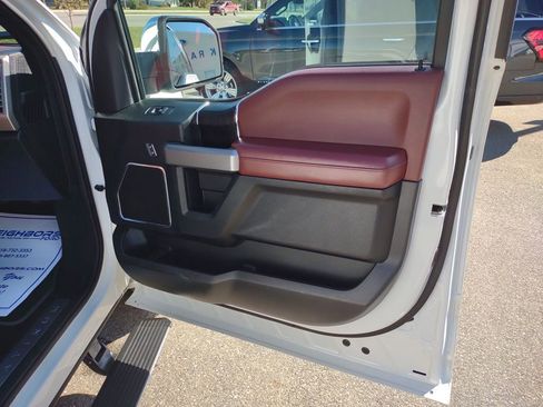 Used 2020 Ford F150 Platinum w/ Equipment Group 701A Luxury image 39