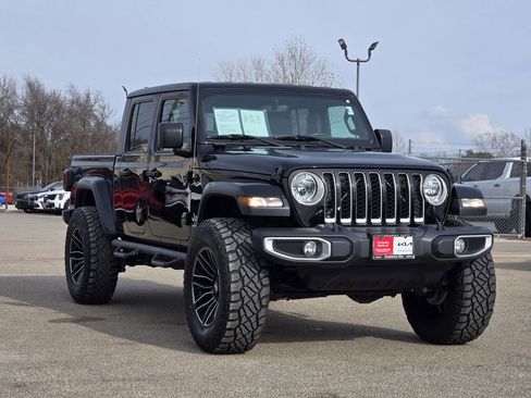Used 2020 Jeep Gladiator Overland w/ Popular Equipment Package image 3