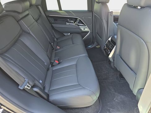 New 2026 Land Rover Range Rover SE AWD/4WD image 11