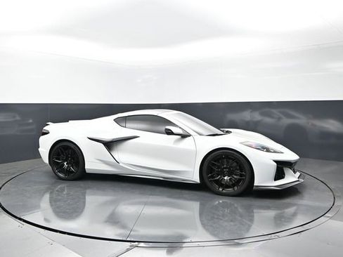 Used 2023 Chevrolet Corvette Z06 RWD image 6