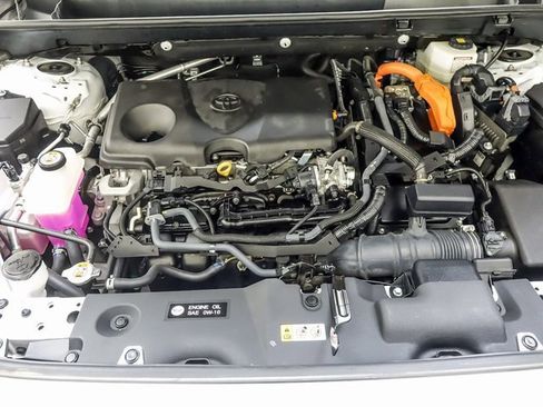 Certified 2024 Toyota RAV4 LE image 28