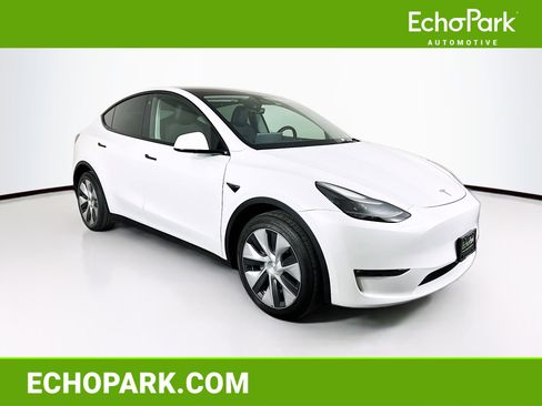 Used 2023 Tesla Model Y Long Range image 1