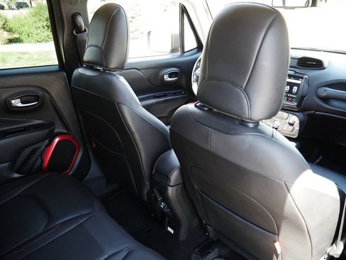 Used 2018 Jeep Renegade Trailhawk AWD/4WD image 54