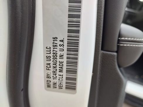 Used 2025 Jeep Grand Cherokee L Altitude AWD/4WD image 36