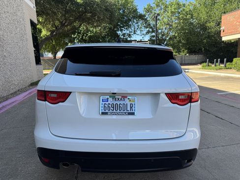 Used 2018 Jaguar F-PACE Premium AWD/4WD image 4
