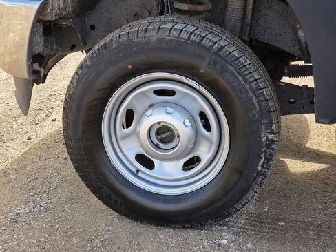 Used 2015 Ford F350 Lariat image 12