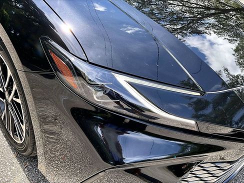 Used 2025 Toyota Camry XLE FWD image 31
