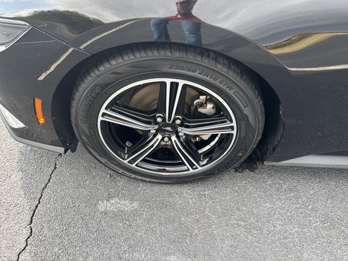 Used 2024 Ford Mustang Premium image 9