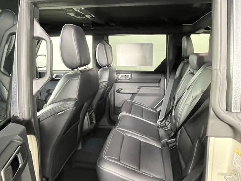 New 2025 Ford Bronco Outer Banks w/ Sasquatch Package image 13