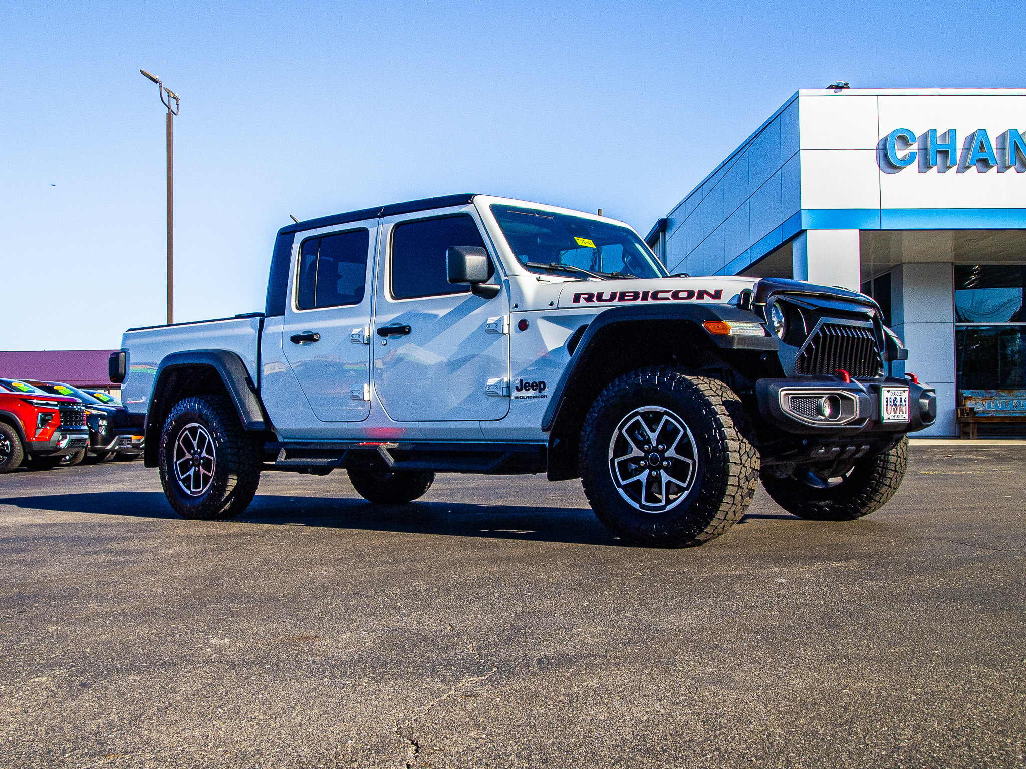 Used 2025 Jeep Gladiator Rubicon w/ Convenience Group AWD/4WD image 9