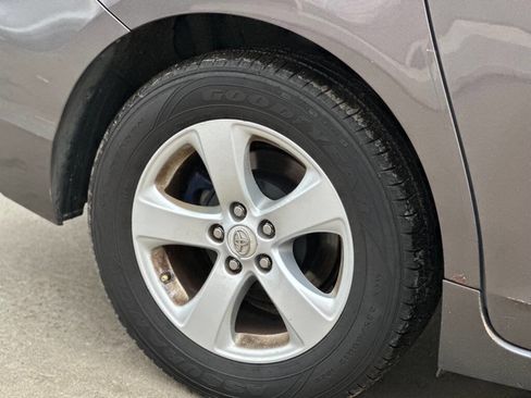 Used 2012 Toyota Sienna LE image 4