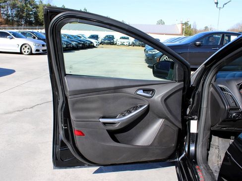 Used 2013 Ford Focus ST image 25