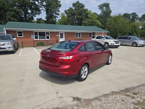 Used 2014 Ford Focus SE w/ SE Winter Package image 3