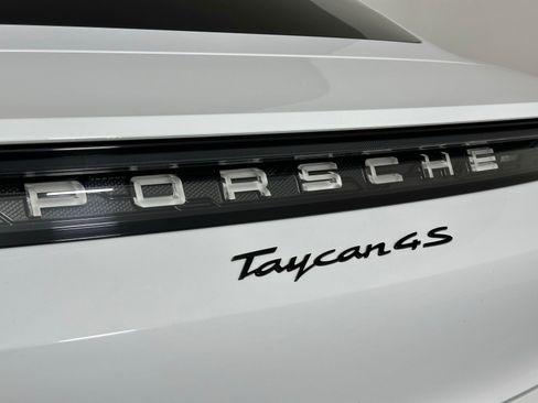 Used 2023 Porsche Taycan 4S image 13