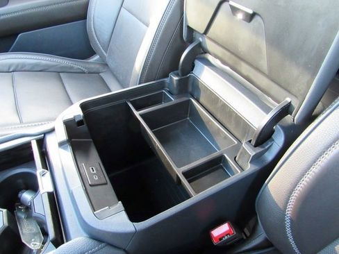 Used 2023 GMC Yukon XL Denali w/ Advanced Technology Package image 28