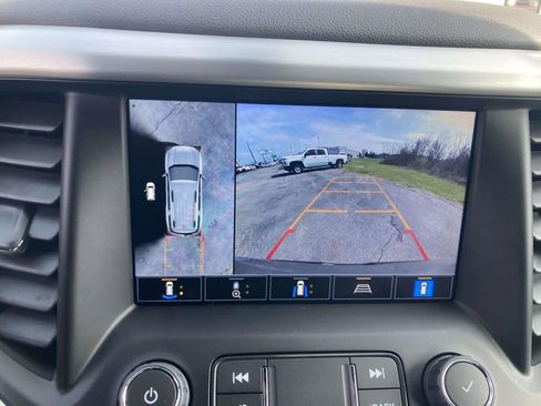 Used 2023 GMC Acadia SLT w/ Technology Package image 24