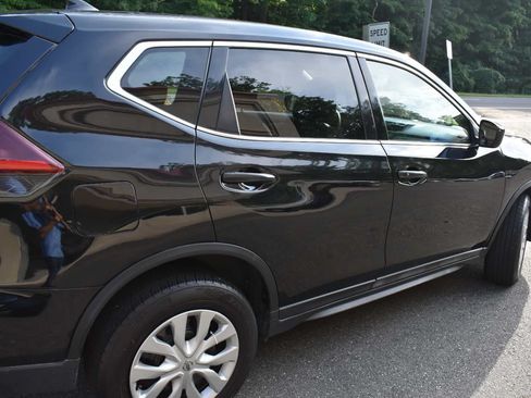 Used 2018 Nissan Rogue S AWD/4WD image 49