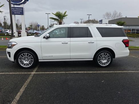 Used 2022 Ford Expedition Max Platinum image 2