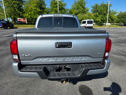 Used 2023 Toyota Tacoma SR AWD/4WD image 4