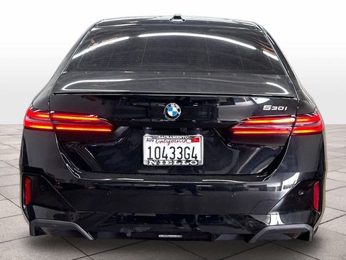 Used 2026 BMW 530i w/ M Sport Package RWD image 7