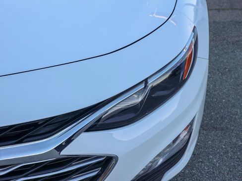 Used 2025 Chevrolet Malibu LT image 9