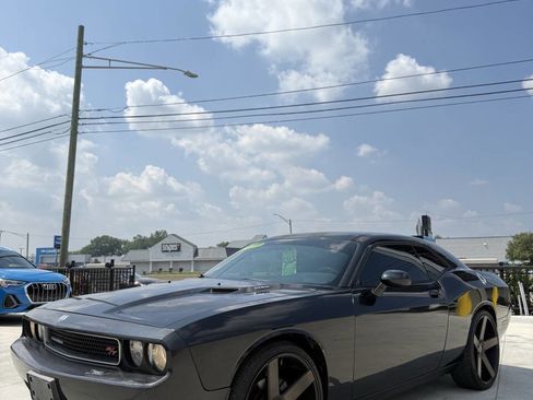Used 2009 Dodge Challenger R/T w/ Sound Group image 3