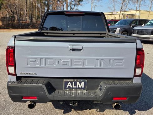 Used 2024 Honda Ridgeline Black Edition image 11