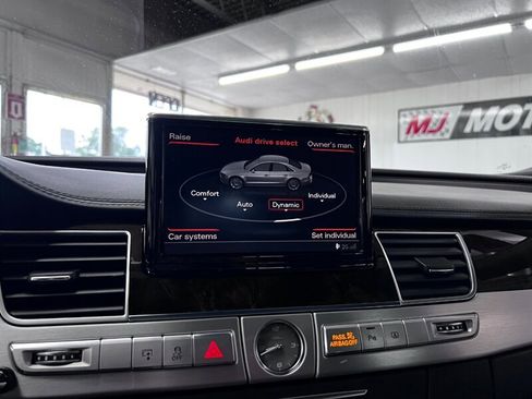 Used 2014 Audi S8 image 23