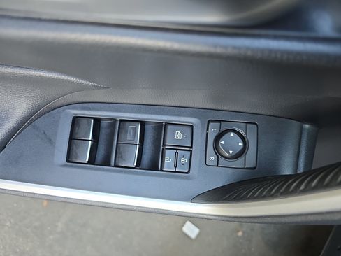 Used 2021 Toyota RAV4 XLE Premium FWD image 27