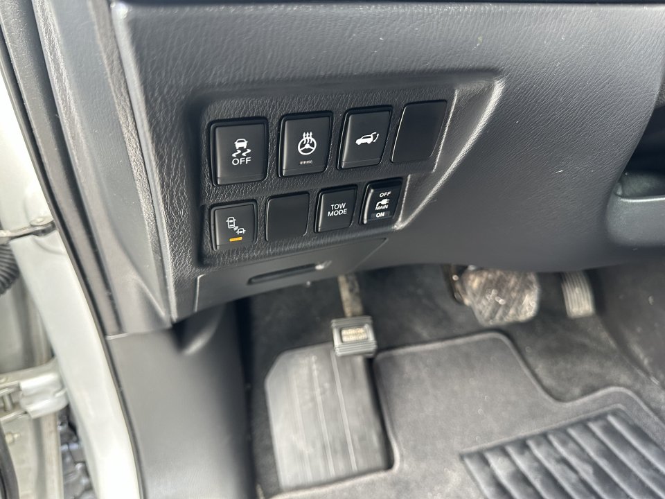 Used 2018 Nissan Pathfinder SL FWD image 24