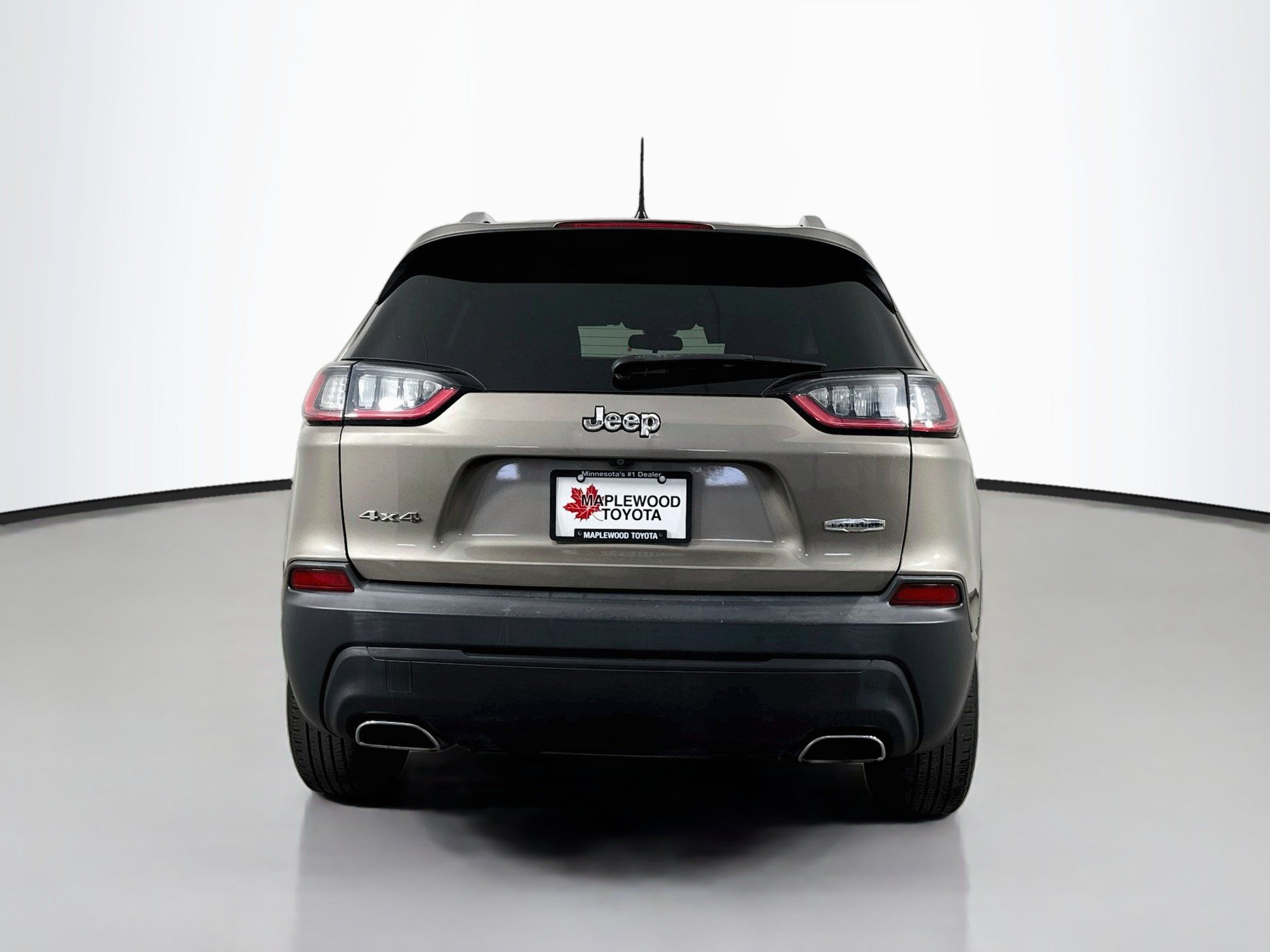 Used 2019 Jeep Cherokee Latitude Plus w/ Cold Weather Group AWD/4WD image 6