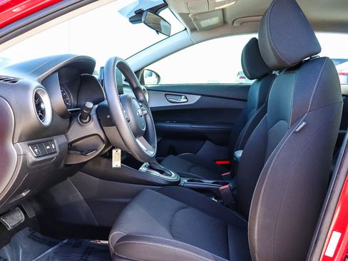 Used 2019 Kia Forte LXS image 18