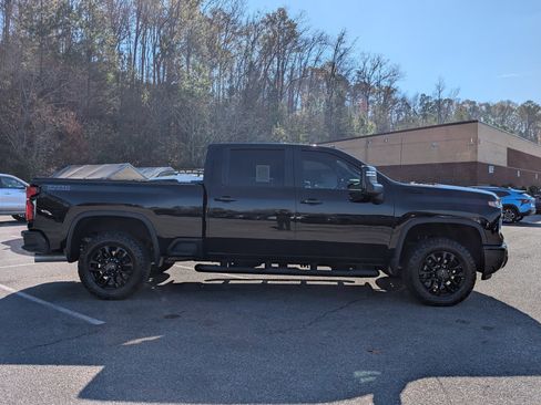 Used 2025 Chevrolet Silverado 2500 LT w/ Trail Boss Package AWD/4WD image 10