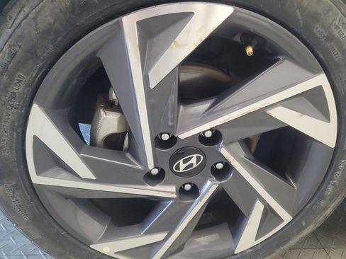 Used 2025 Hyundai Elantra SEL FWD image 31
