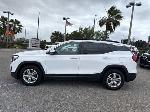 Used 2021 GMC Terrain SLE w/ Driver Convenience Package FWD image 7