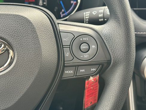 Certified 2025 Toyota RAV4 LE image 29