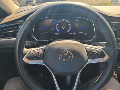 Used 2024 Volkswagen Jetta SE w/ Panoramic Sunroof Package FWD image 11