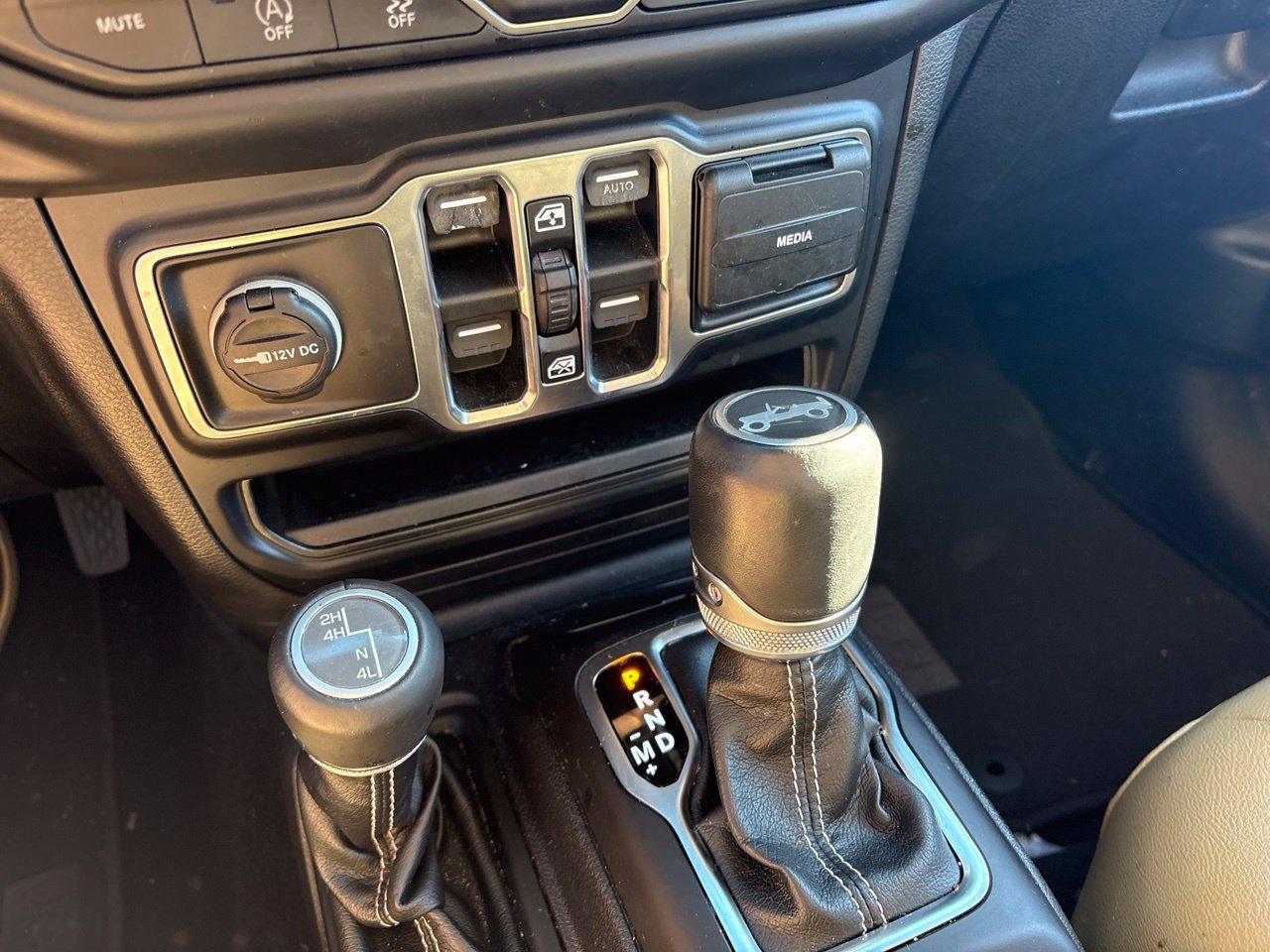 Used 2019 Jeep Wrangler Unlimited Sahara AWD/4WD image 20