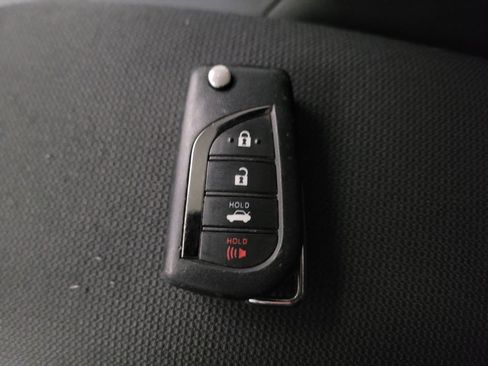 Used 2022 Toyota Corolla LE FWD image 32